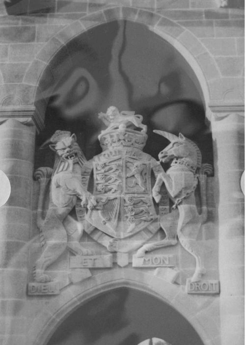 Lefkoşa Vali Konağı’nda bulunan İngiliz Kraliyet arması.