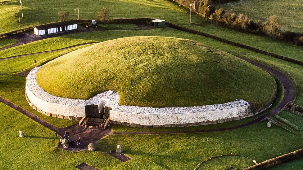 Newgrange, İrlanda